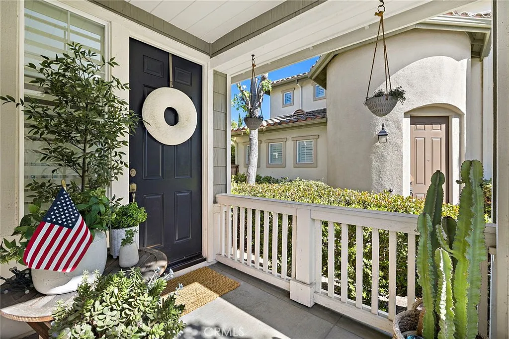 3 bed, 2.5 bath, 1581 sqft, $5,000 — Photo 2