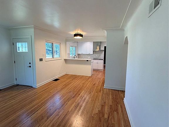 3rd image of 5040 Elm Court
