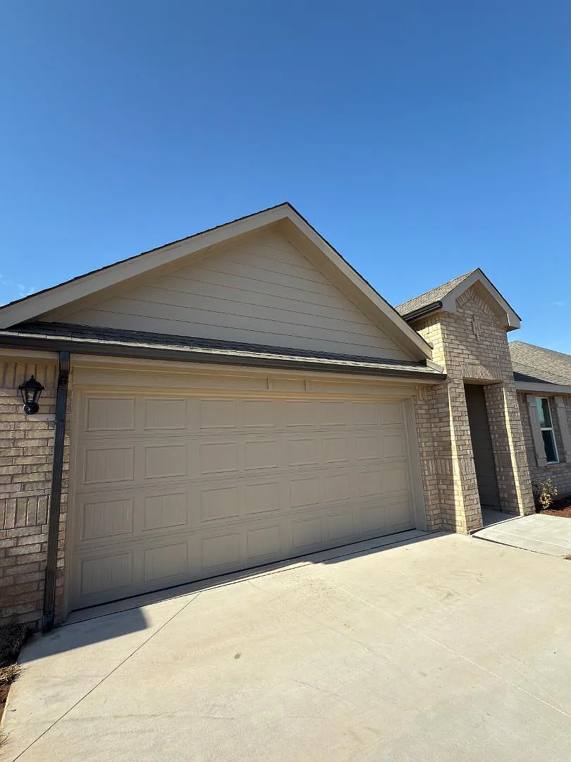 2924 Firefly Dr — Photo 3