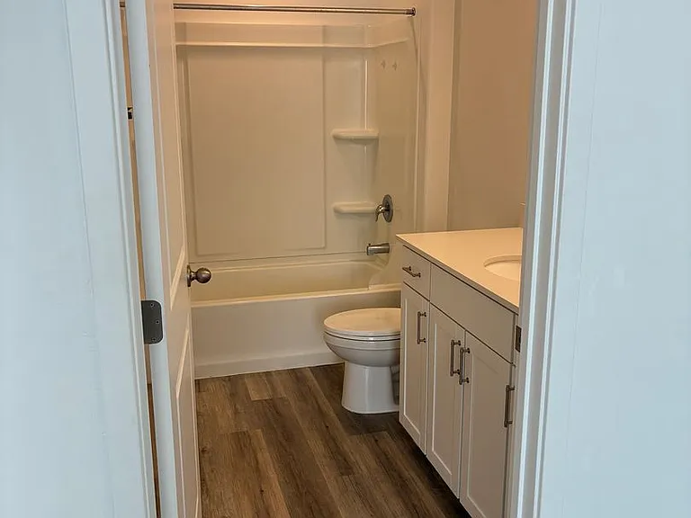 519 S May Dr — Photo 8