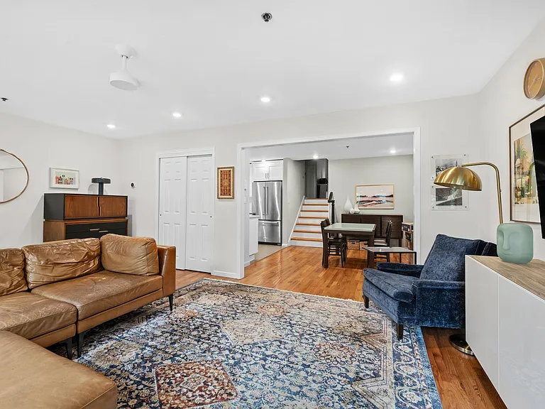 613 Madison St #B — Photo 8