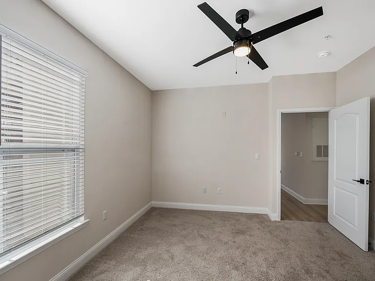 Ashbury Square Apartments — Photo 89