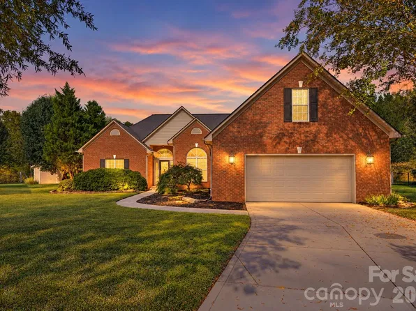 1010 Ponape Ct, Indian Trail, NC 28079