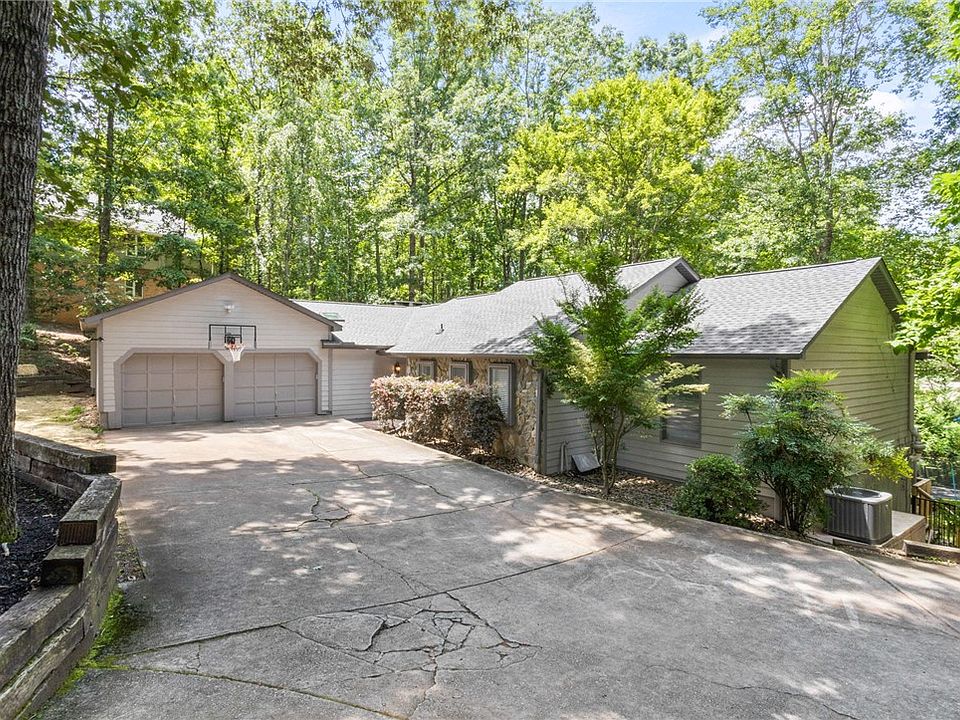 1st image of 18 Hoppin John Ln