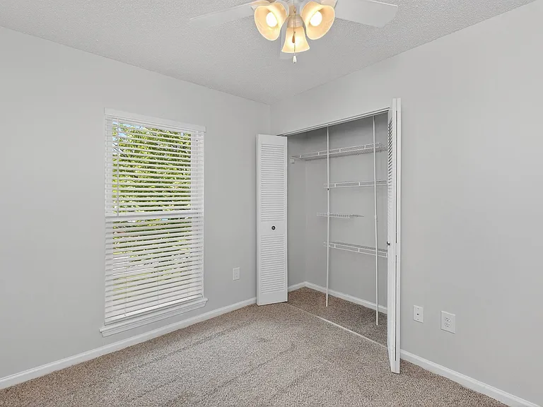 North Bluff Apartments — Photo 33