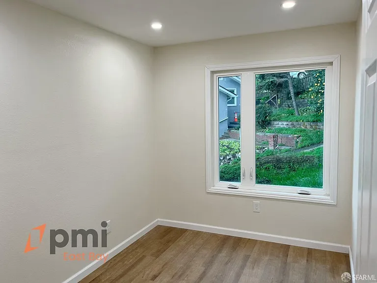 303 Virginia St #B — Photo 4