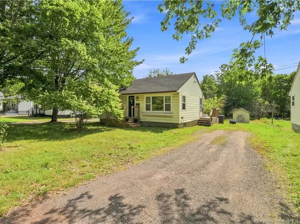 400 Gibson St, Fredericton, NB E3A 4E6