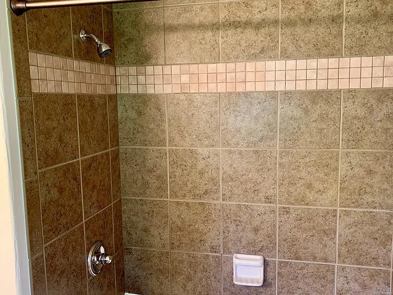 3370 Columbine Dr — Photo 17