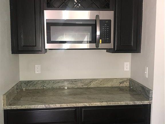 4th image of 12165 Driftwood Ln