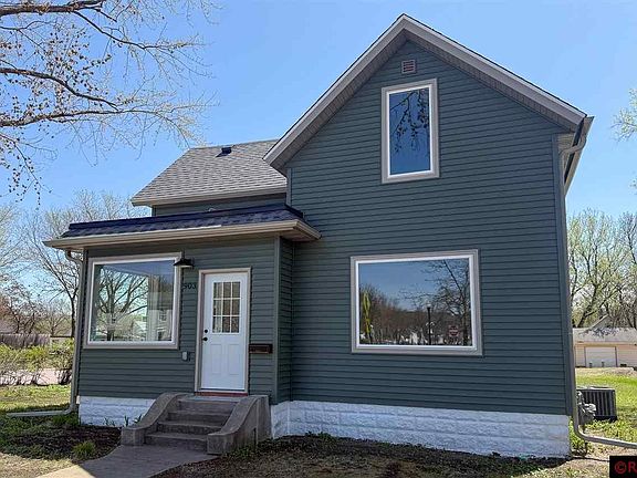 2nd image of 903 S Minnesota Ave