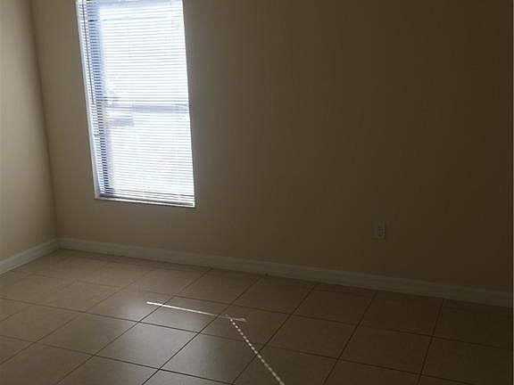 5th image of 1005 SE 12th Ter