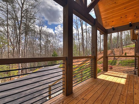 4th image of 223 Bent Wood Ln