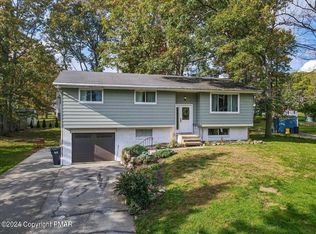 94 Church Ave, Mount Pocono, PA 18344