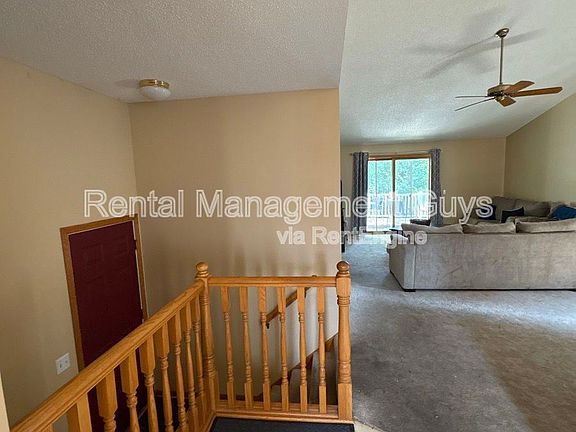 2nd image of 726 E Nicollet