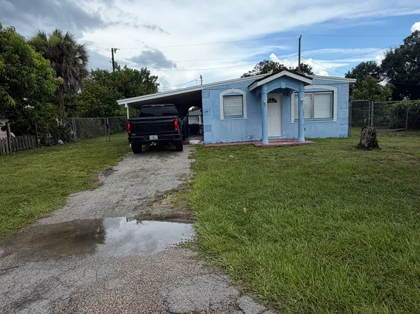 14 Apache St, Lehigh Acres, FL 33936