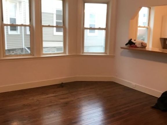 5th image of 160 Elm Ave #1