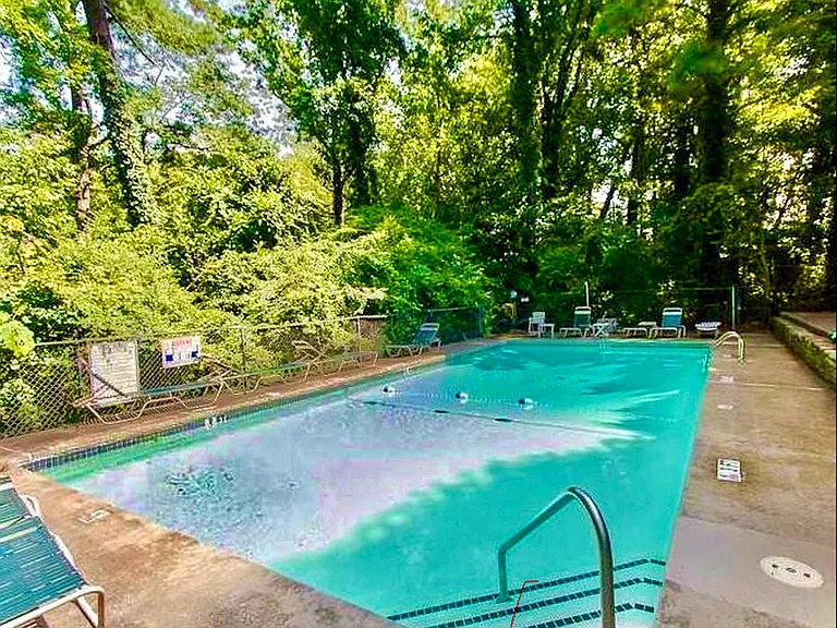 430 Lindbergh Dr NE — Photo 35