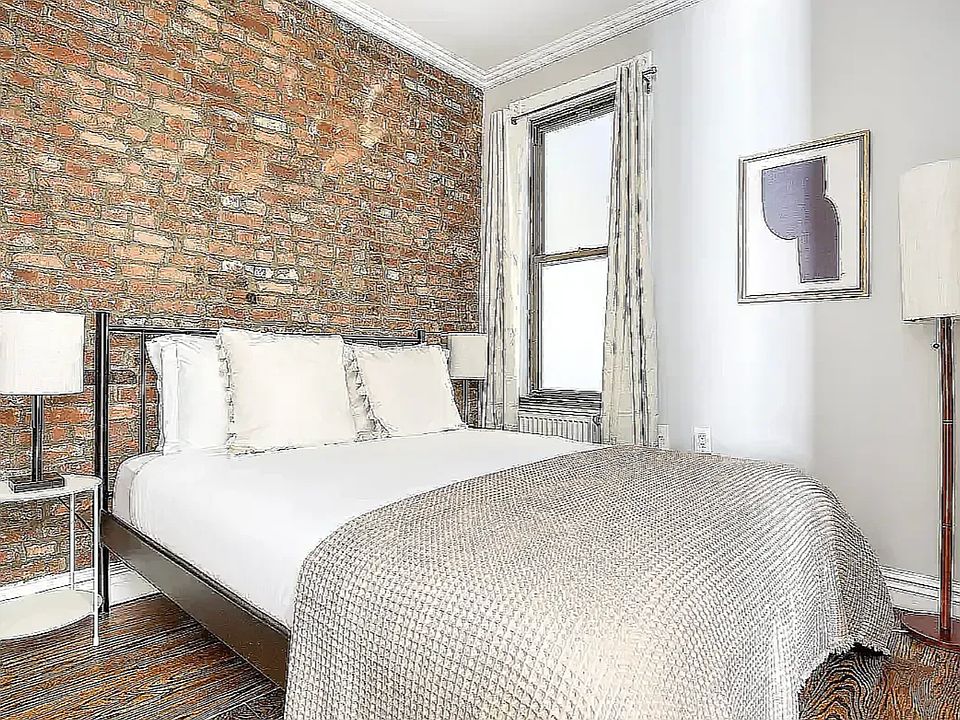 2nd image of 227 E 82nd St #1R