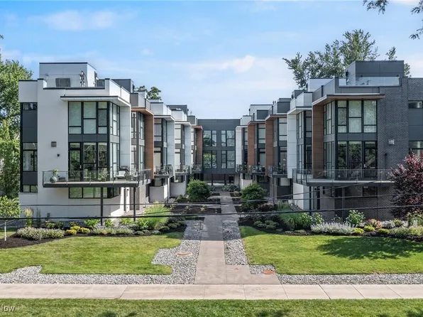 9521 Lake Ave, Cleveland, OH 44102