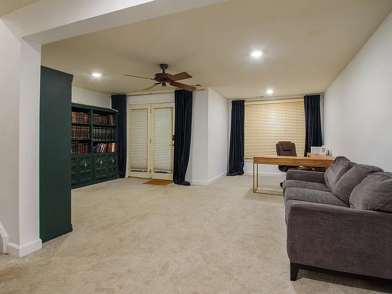 2128 Heritage Dr — Photo 30