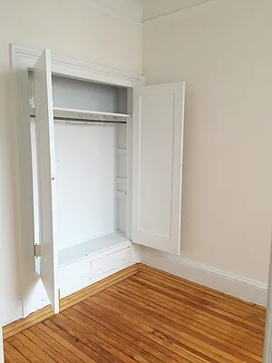 Rented by Salon Realty Corp | media 6