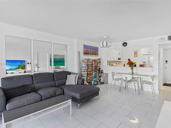 5th image of 465 Ocean Dr APT 1108