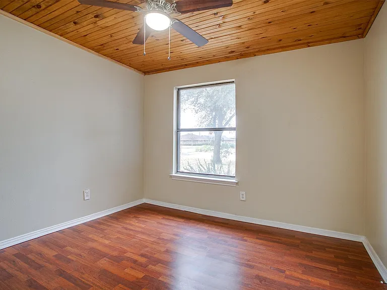 101 Teakwood Dr — Photo 9