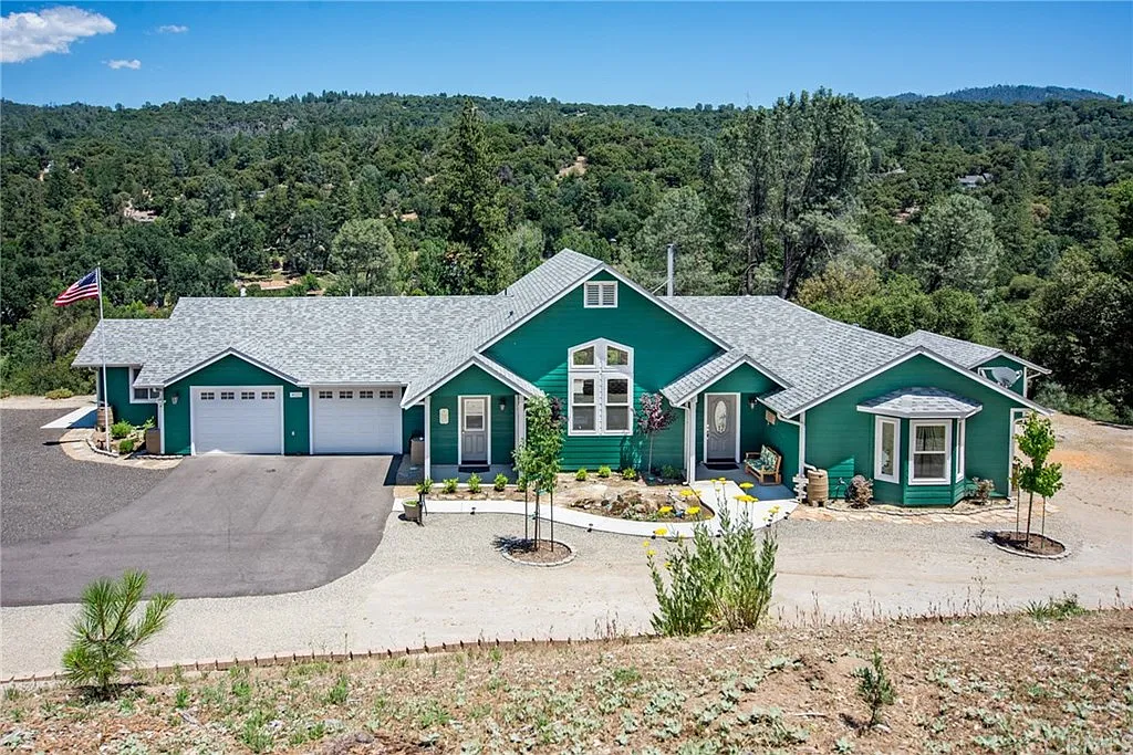 50323 Spook Ln photo 1