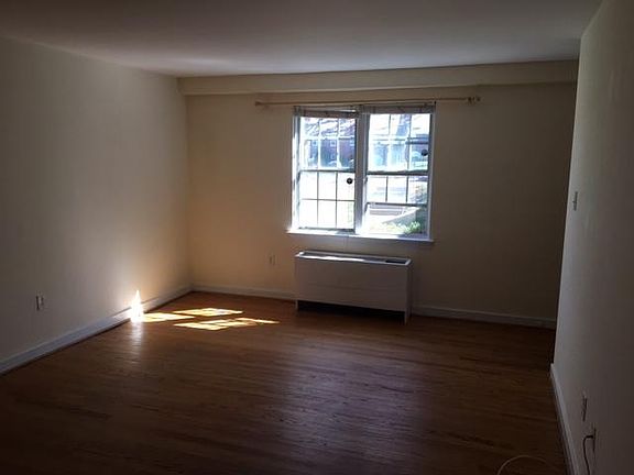 2nd image of 10F Auburn Ct #10-F