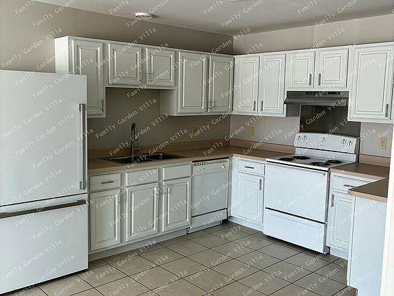 3rd image of 338 Gloria St #1