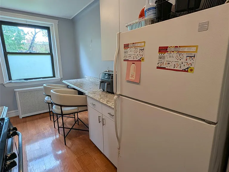 11 Greenridge Ave #D5 — Photo 3
