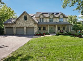 374 Sharon Dr, Barrington, IL 60010