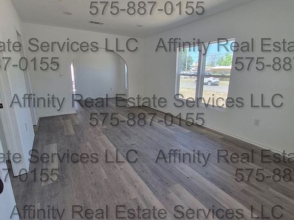 2nd image of 613 N Guadalupe St