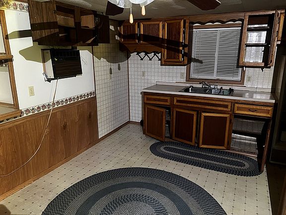 5th image of 206 Lacy Ln