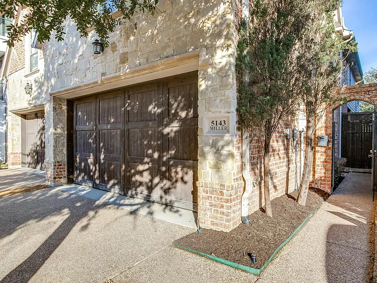 5143 Miller Ave — Photo 2
