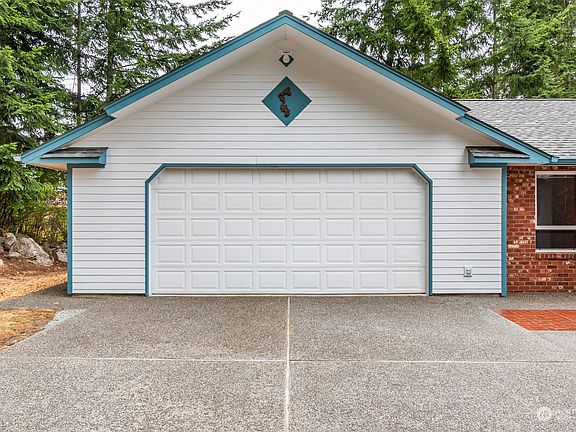 4th image of 2999 SW Scenic Heights Street