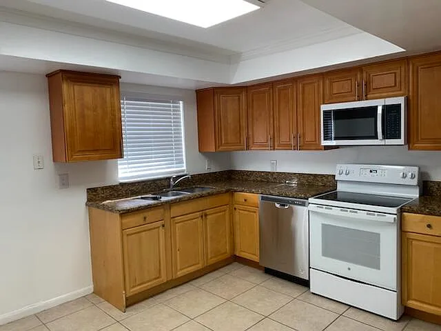 10070 NW 36th St #C — Photo 7