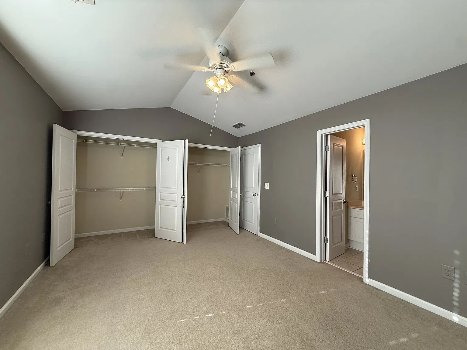 490 Barnett Shoals Road, Unit 913 - 913 — Photo 2