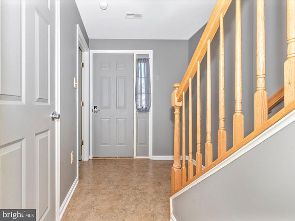 3rd image of 223 Moser Cir