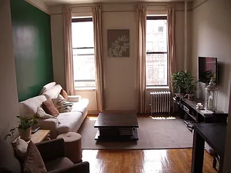 Rented by Warren T Real Estate Corp.