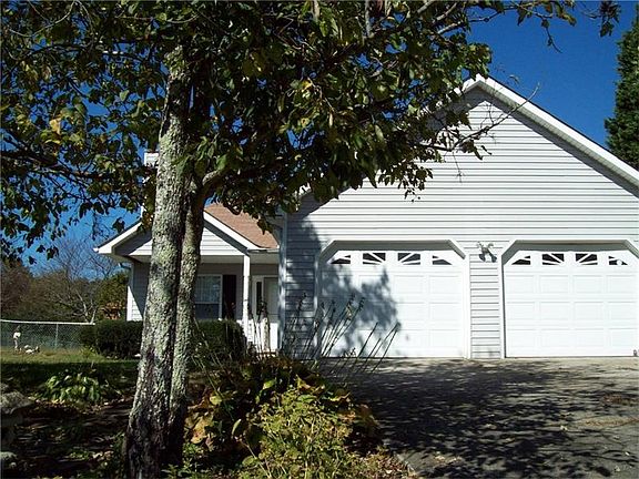 5th image of 4814 Remington Dr