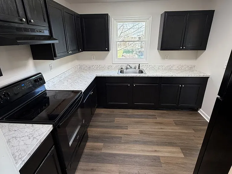 2103 Martin Luther King Jr Blvd — Photo 11