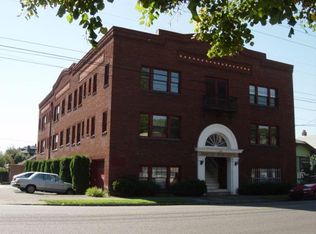 3652 SE Stark St, Portland, OR 97214