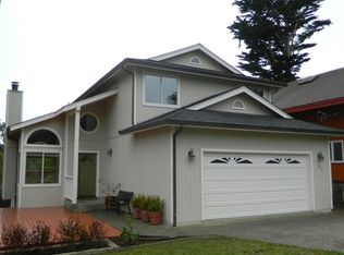 888 Linda Vista St, Moss Beach, CA 94038