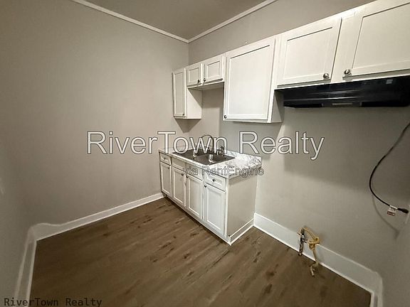 3rd image of 3633 Carnes Ave