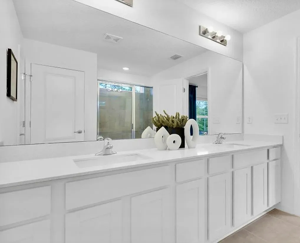 5 bed, 2264 sqft, $2,900 — Photo 3