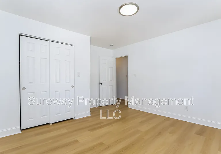 300 Monroe Ave #B — Photo 9