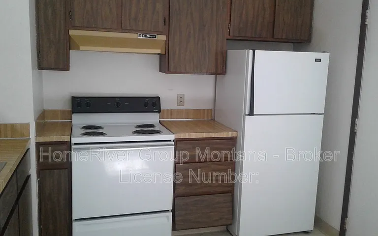 2308 Hillview Ct #2 — Photo 4