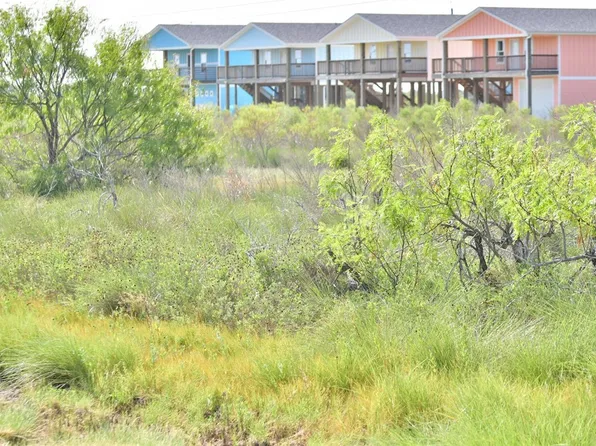 315-316 W Live Oak Ln, Rockport, TX 78382