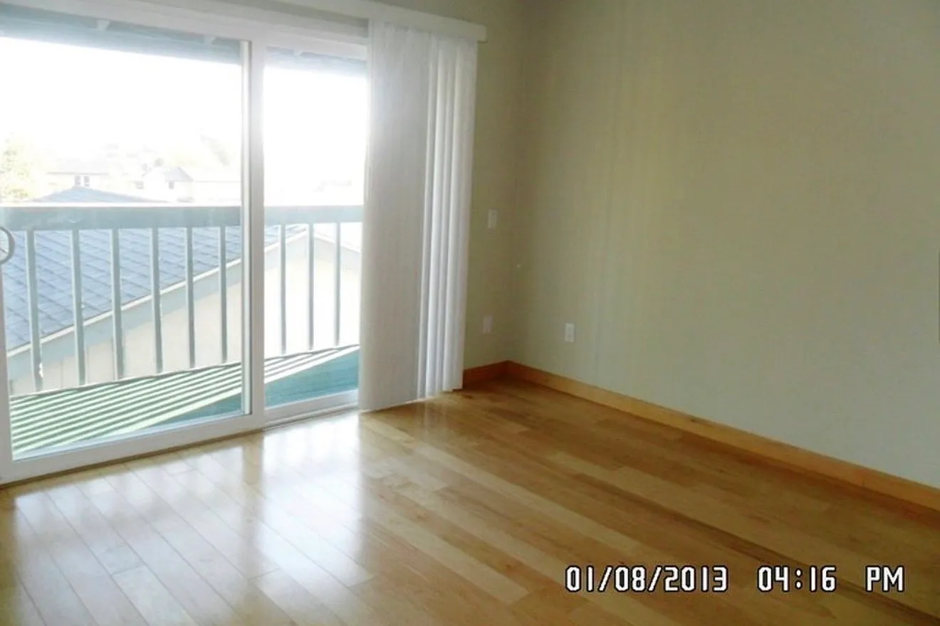 3 bed, 2.5 bath, 1400 sqft, $3,500 — Photo 4